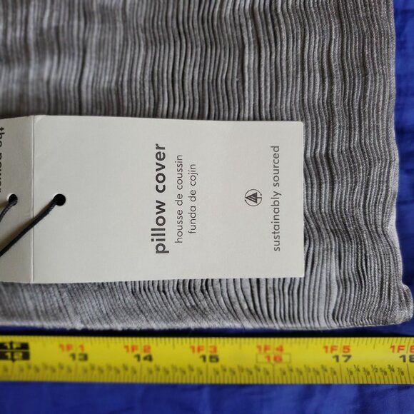 NWT West Elm Pillow Cover 18x18"Soft Gray Ribbed Texture Visual, Tactile Appeal - Picture 14 of 14